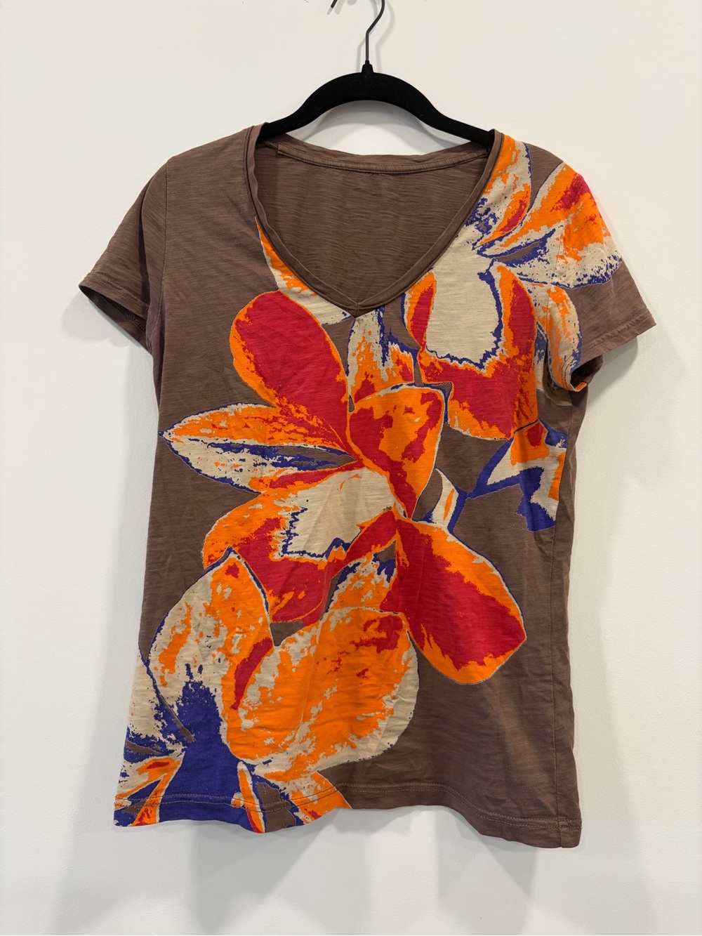 Eddie Bauer Brown Floral V Neck T Shirt Size M 100% Cotton Rare Graphic Tee